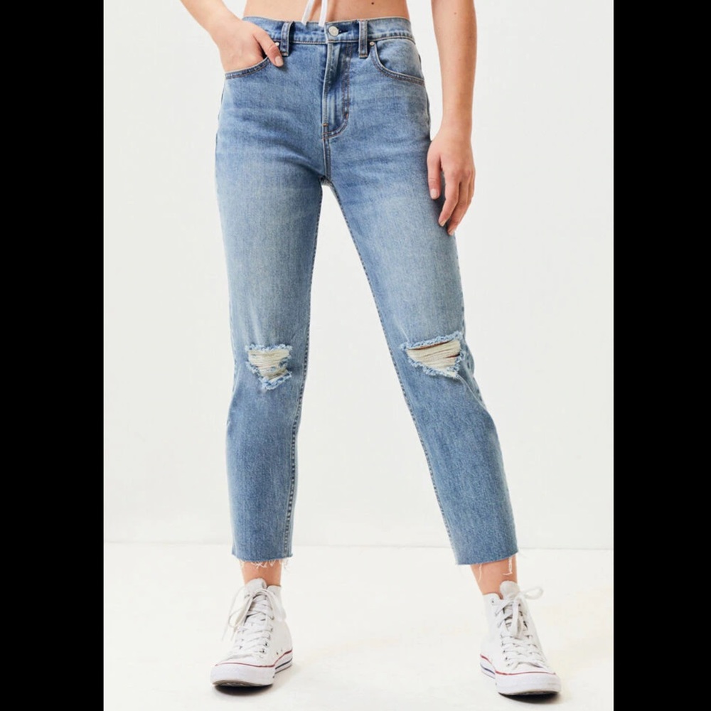 NWT Jukebox Blue Vintage Icon Mom Jeans.